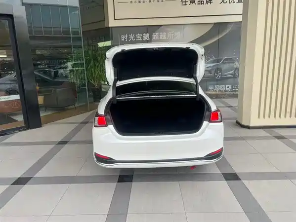 Lexus ES 2023