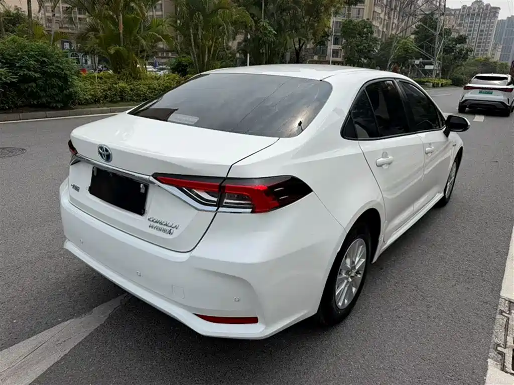 Toyota Corolla 2021 — фото 24