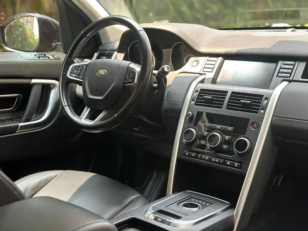 Land Rover Discovery Sport 2018 — фото 7