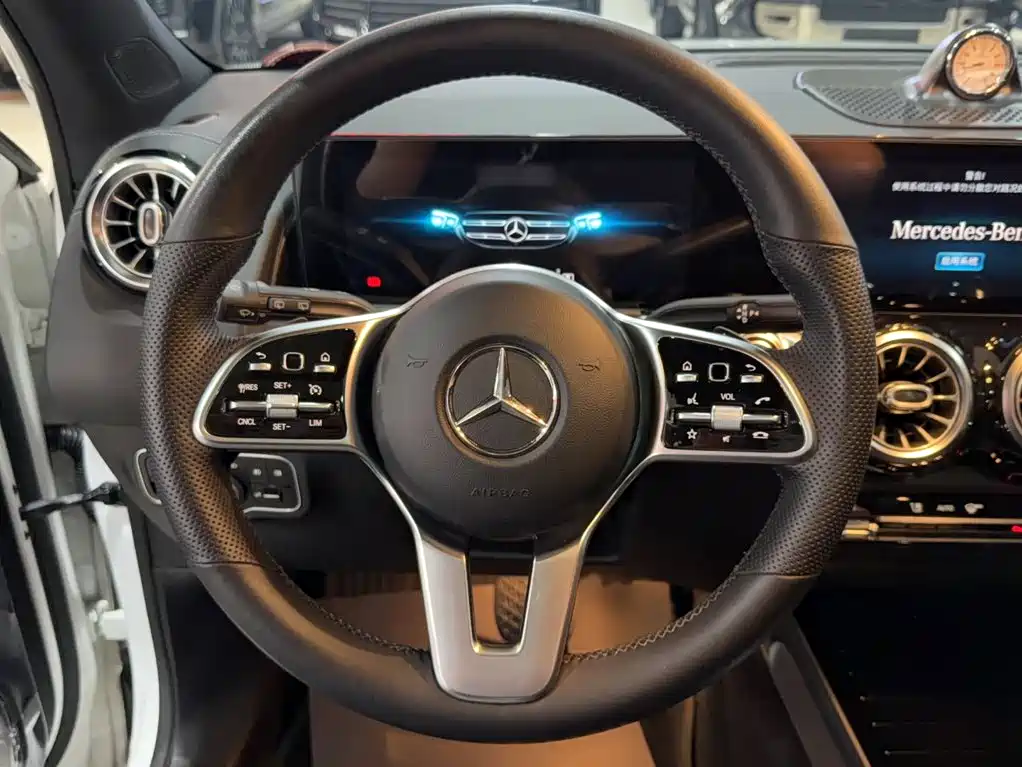 Mercedes-Benz GLB 2021