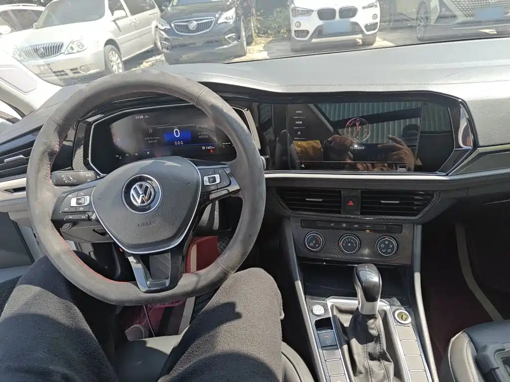 Volkswagen Sagitar 2021