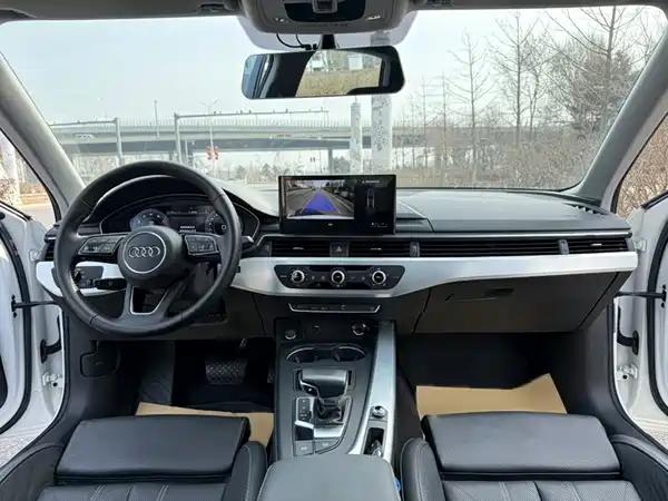 Audi A4L 2020