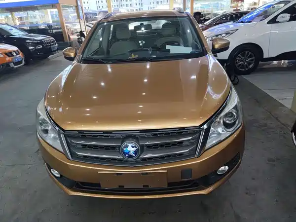 Venucia T70 2015