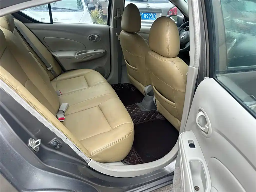 Nissan Sunny 2011 — фото 7