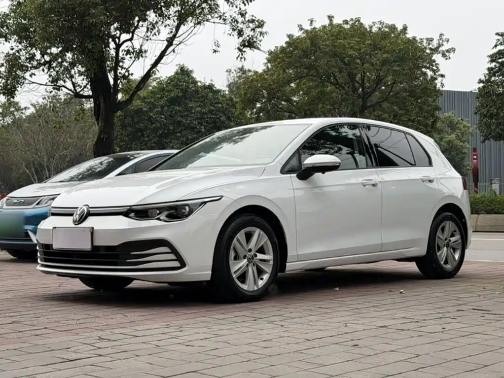 Volkswagen Golf 2021