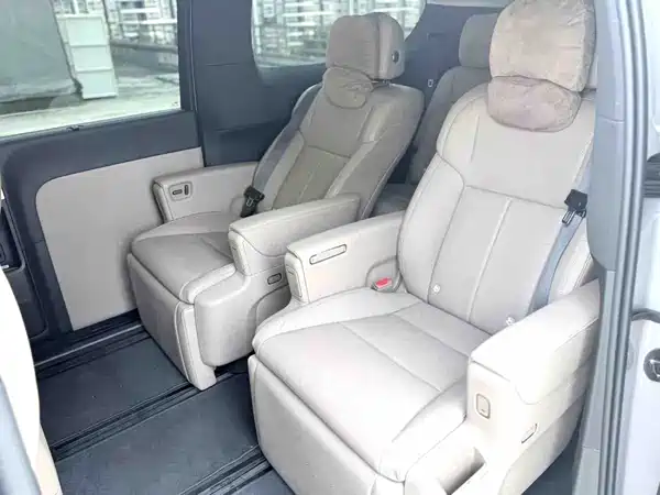 Li Auto MEGA 2025