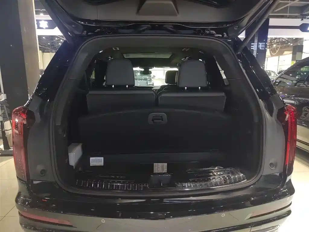 Cadillac XT6 2022 — фото 19