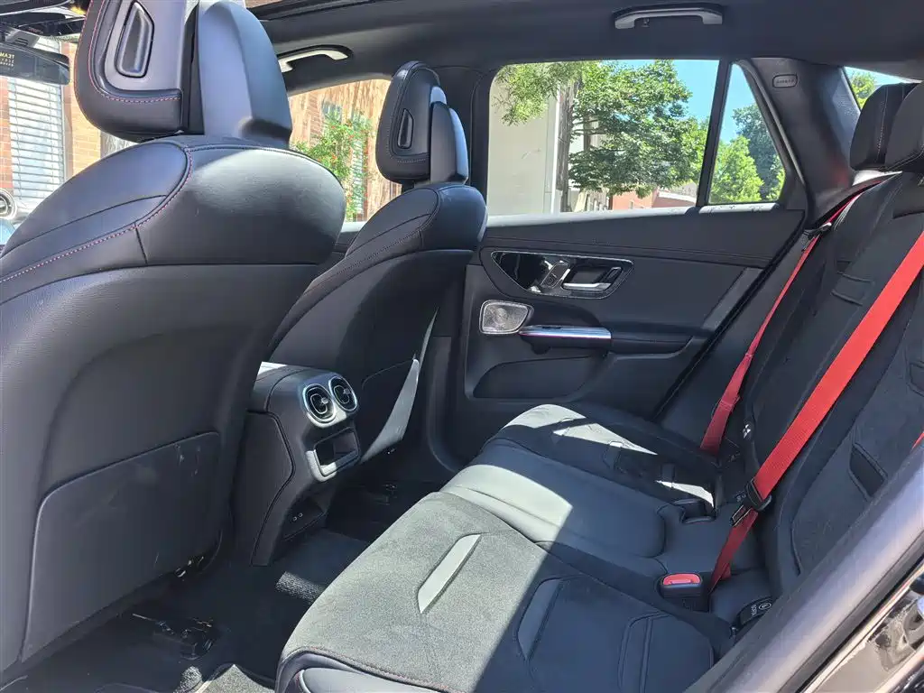 Mercedes-Benz GLC AMG 2025 — фото 8