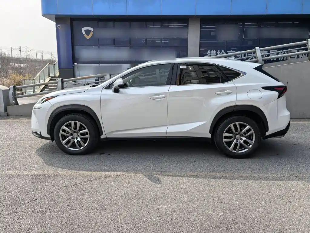 Lexus NX 2015 — фото 10