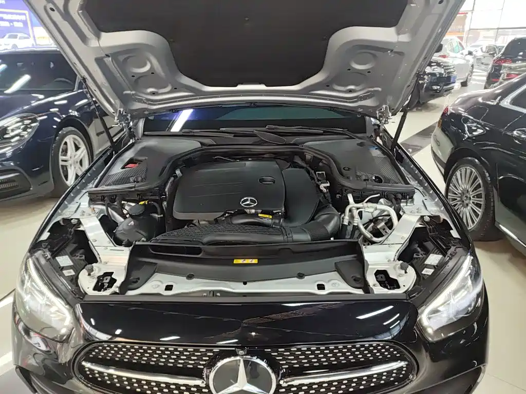 Mercedes-Benz E-Class 2022 — фото 16