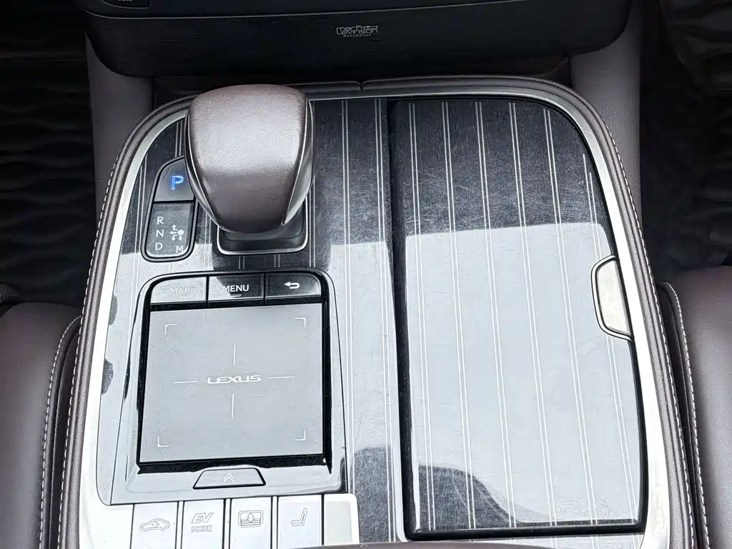 Lexus LS 2020 — фото 14