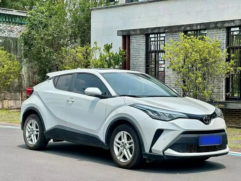 Toyota C-HR 2022 — фото 15