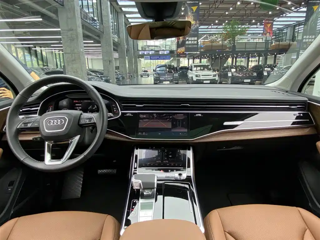 Audi Q7 2025 — фото 13