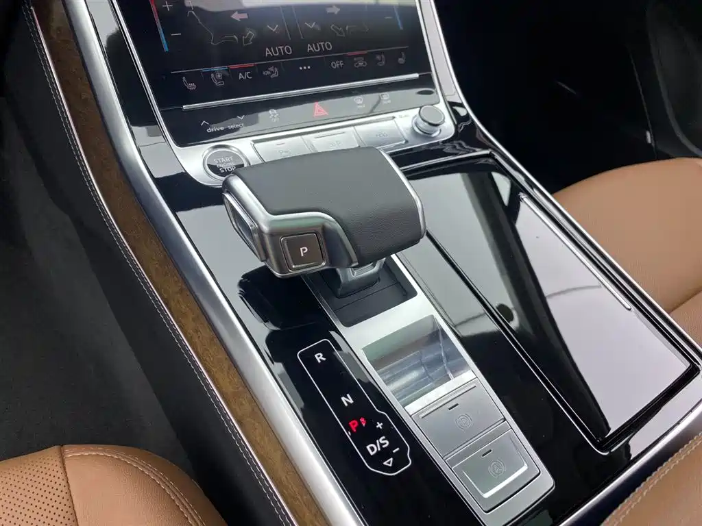 Audi Q7 2025 — фото 21