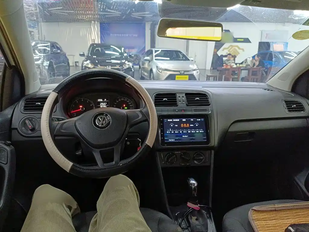 Volkswagen Polo 2016