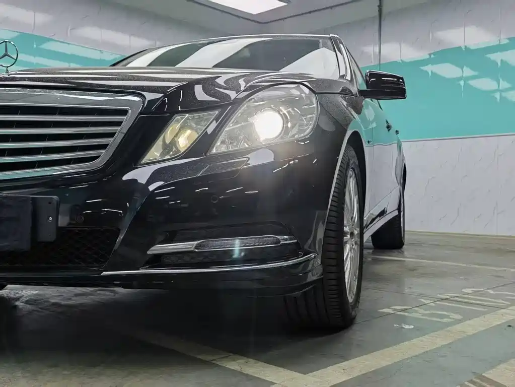 Mercedes-Benz E-Class 2011