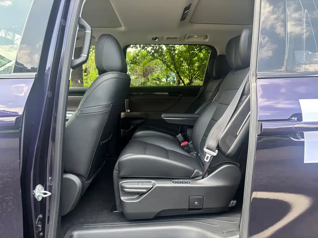 GAC Trumpchi E8 PHEV 2023 — фото 7