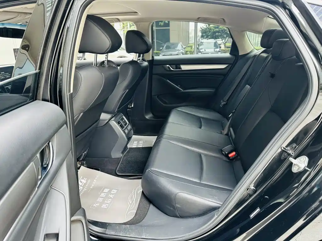Honda Accord 2022 — фото 12