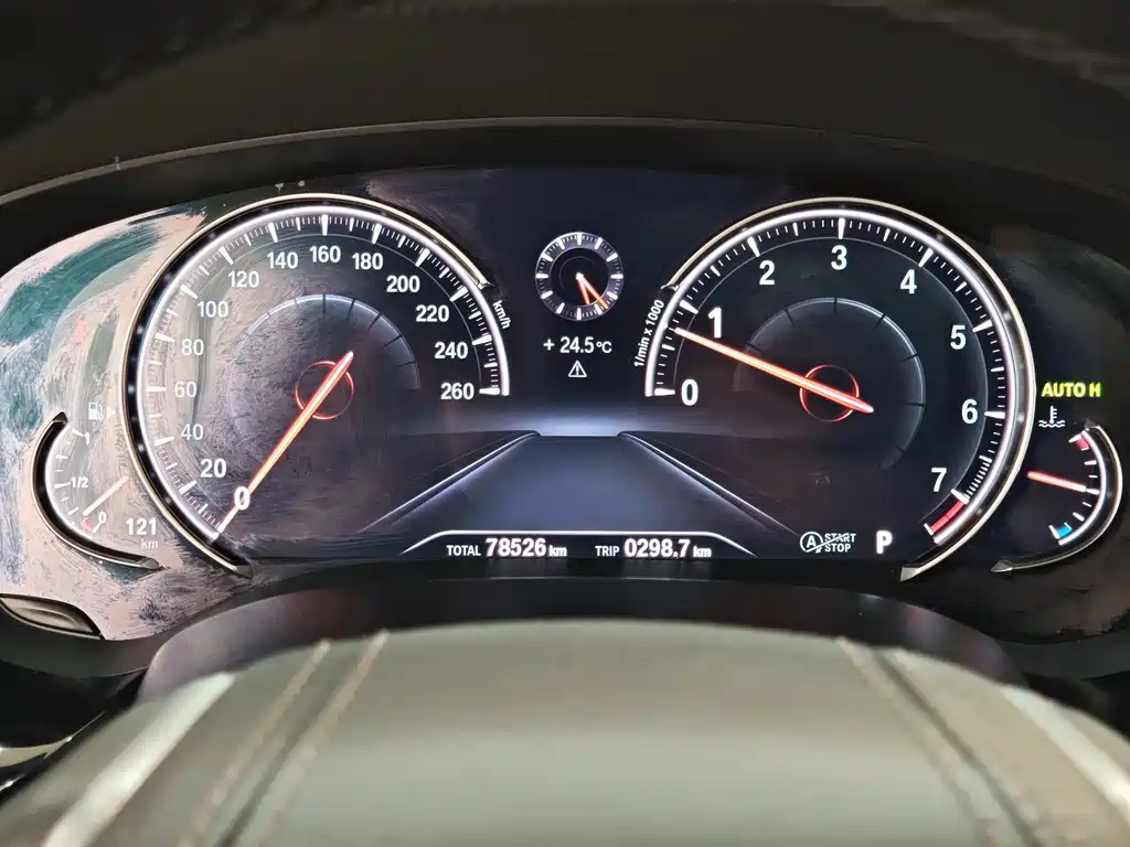 BMW 5 Series 2018 — фото 12
