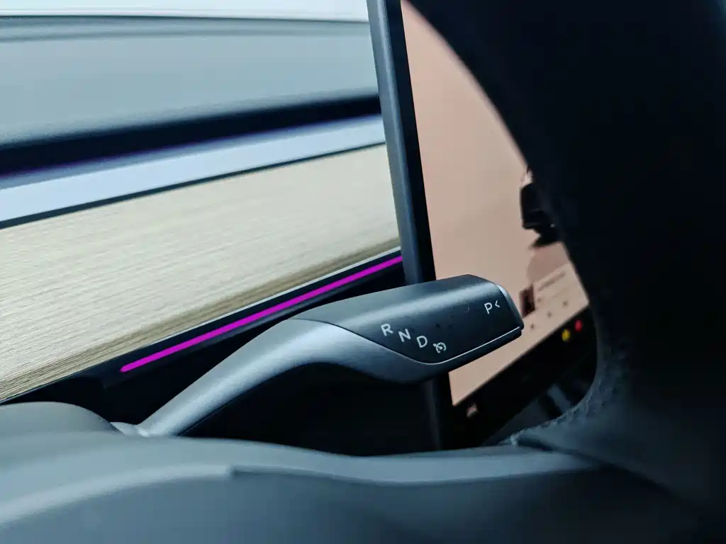 Tesla Model Y 2023 — фото 12