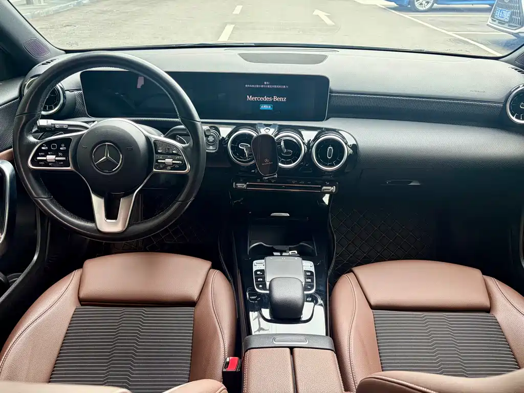 Mercedes-Benz A-Class 2019 — фото 19