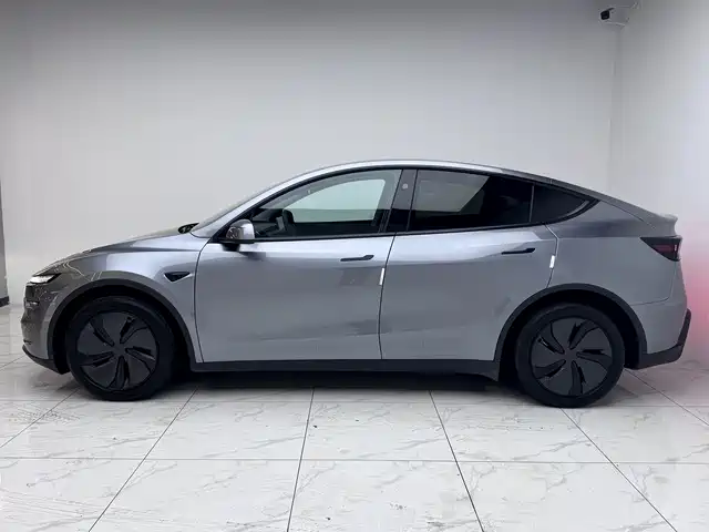 Tesla Model Y 2025 — фото 4