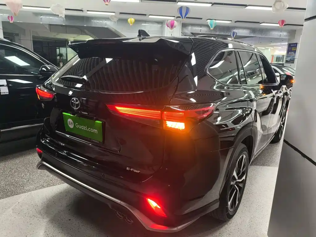 Toyota Crown Kluger 2021