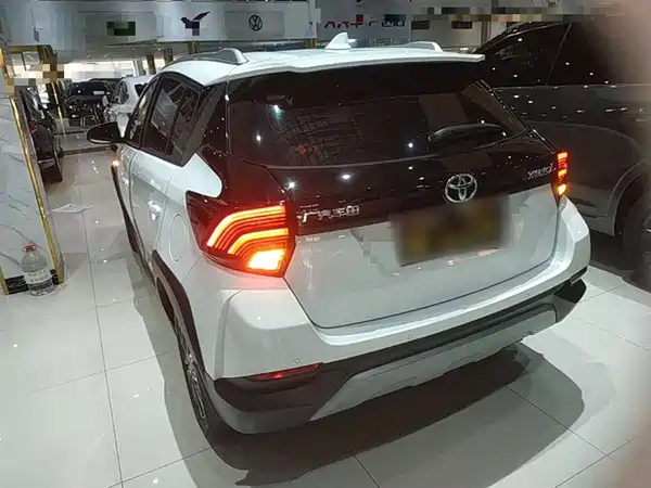 Toyota Yaris L 2022