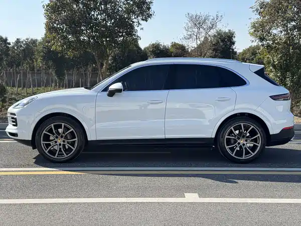 Porsche Cayenne 2023