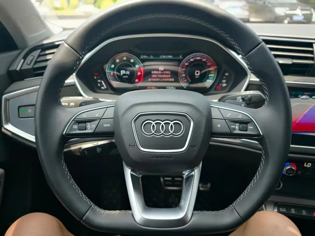Audi Q3 2022 — фото 14