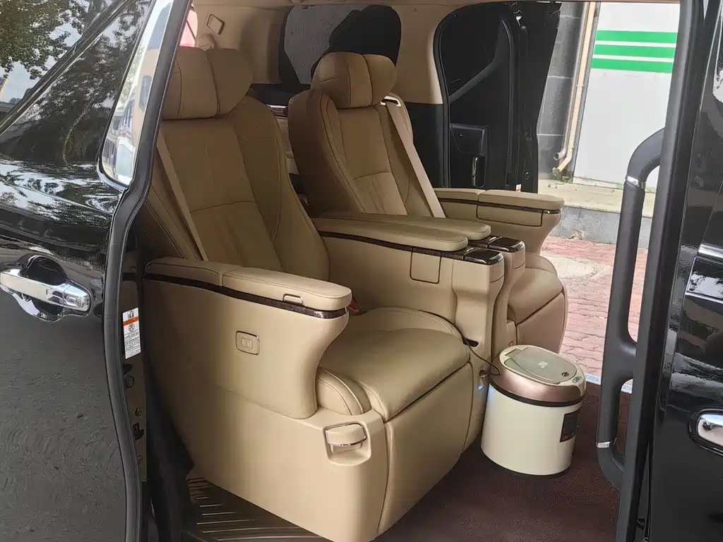 Toyota Alphard 2020 — фото 9