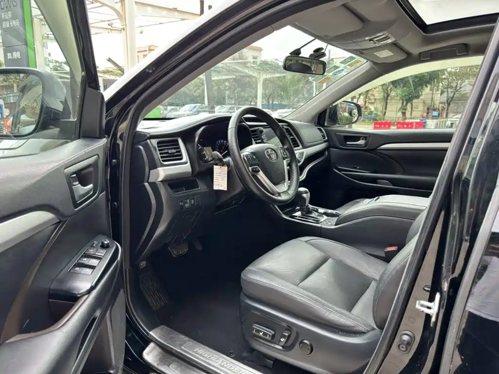 Toyota Highlander 2015 — фото 18