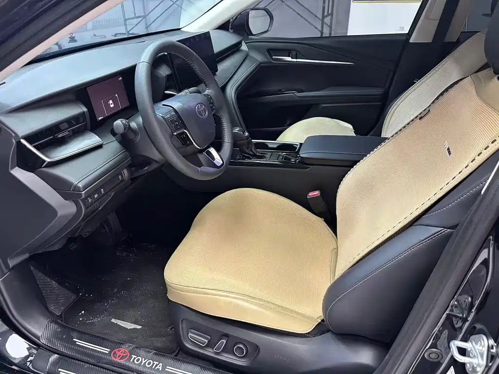 Toyota Camry 2025 — фото 4