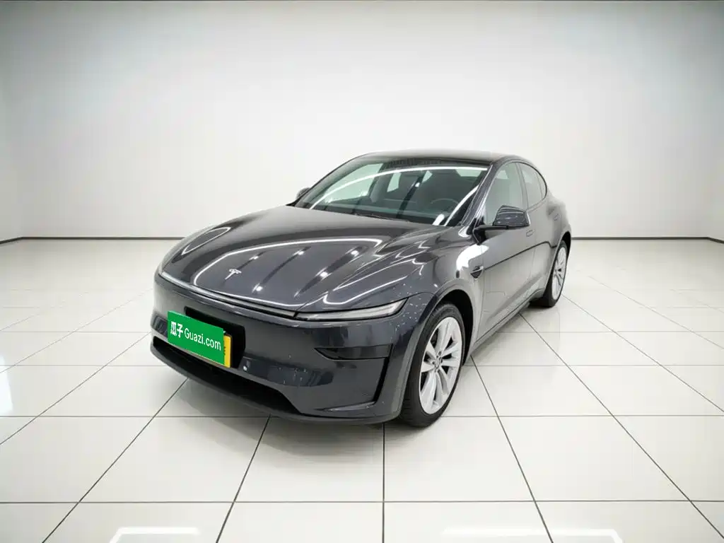 Tesla Model Y 2025
