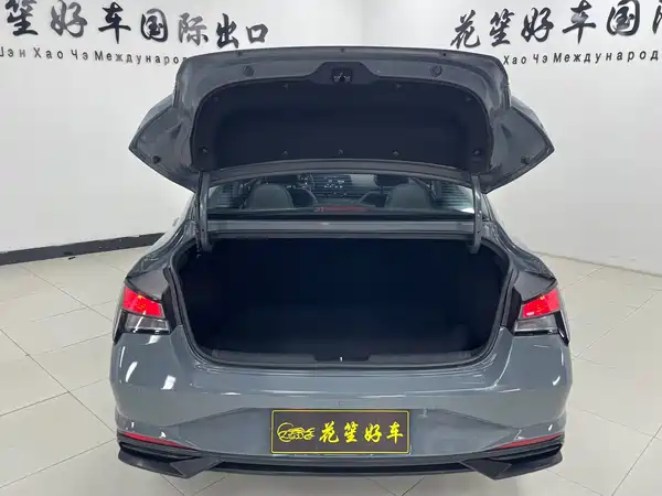 Hyundai Elantra 2022