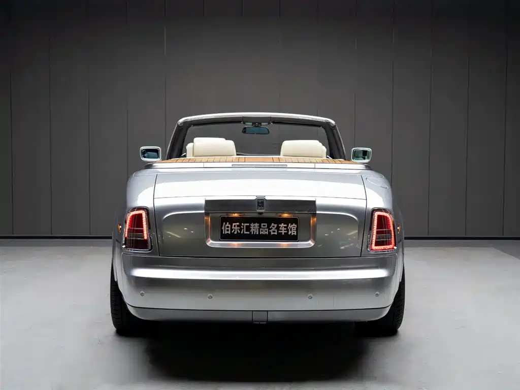 Rolls-Royce Phantom 2009 — фото 6