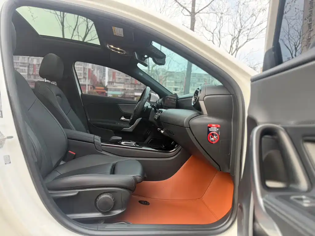 Mercedes-Benz A-Class 2022 — фото 10