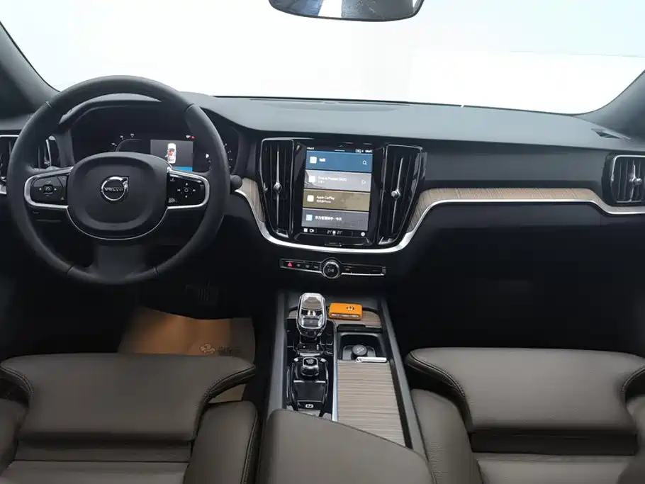 Volvo S60 2024 — фото 12