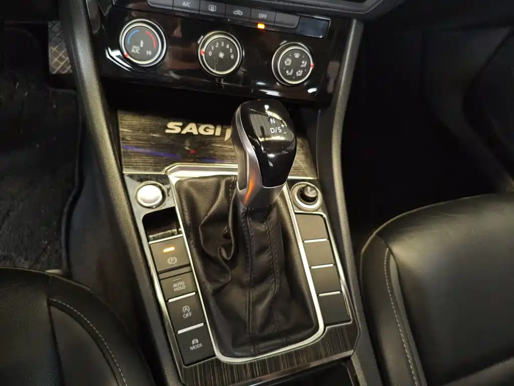 Volkswagen Sagitar 2021