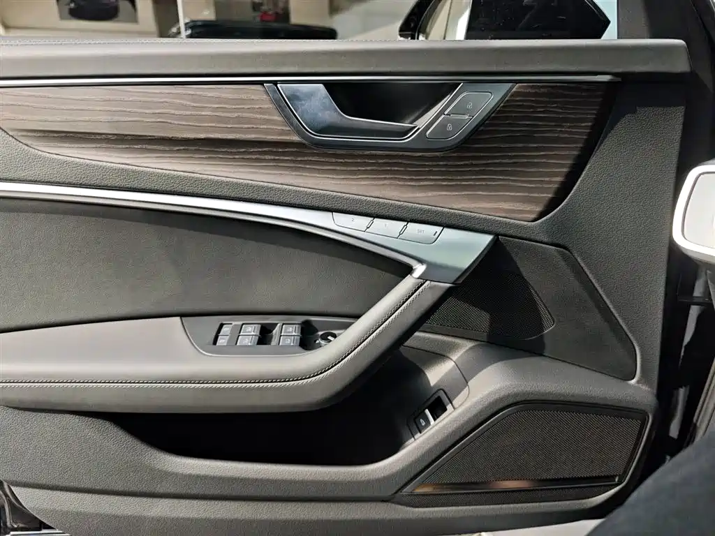 Audi A6L 2024 — фото 16