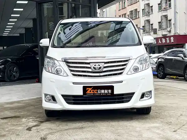 Toyota Alphard 2014