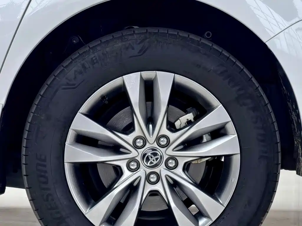 Toyota Sienna 2024 — фото 14