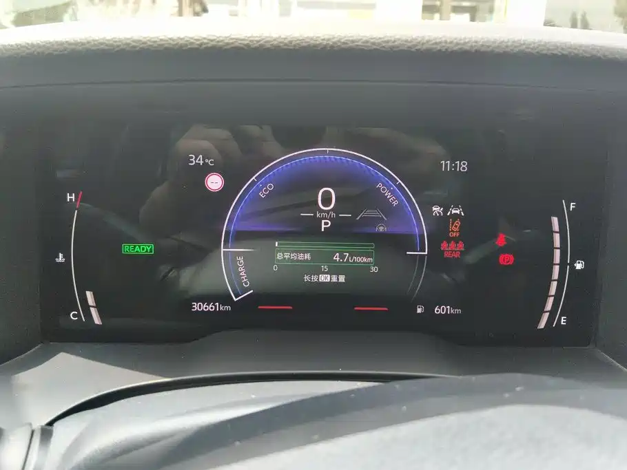 Toyota Camry 2025 — фото 14