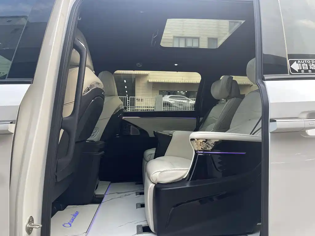 GAC Motor Trumpchi M8 2023 — фото 15
