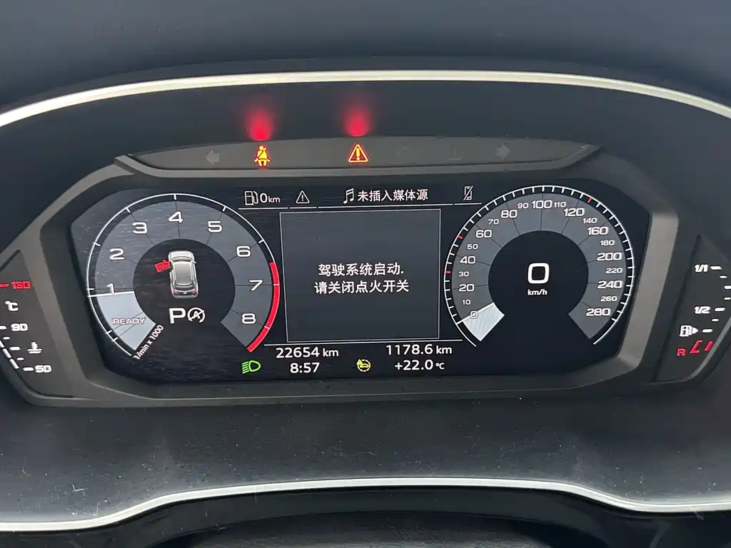 Audi Q3 2023 — фото 13