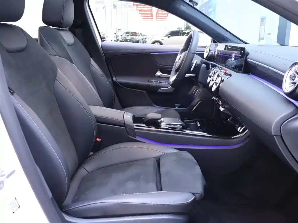 Mercedes-Benz A-Class 2023 — фото 20