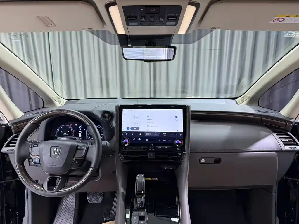 Toyota Vellfire 2024 — фото 12