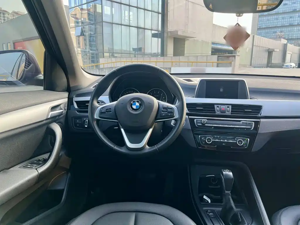 BMW X1 2018 — фото 15