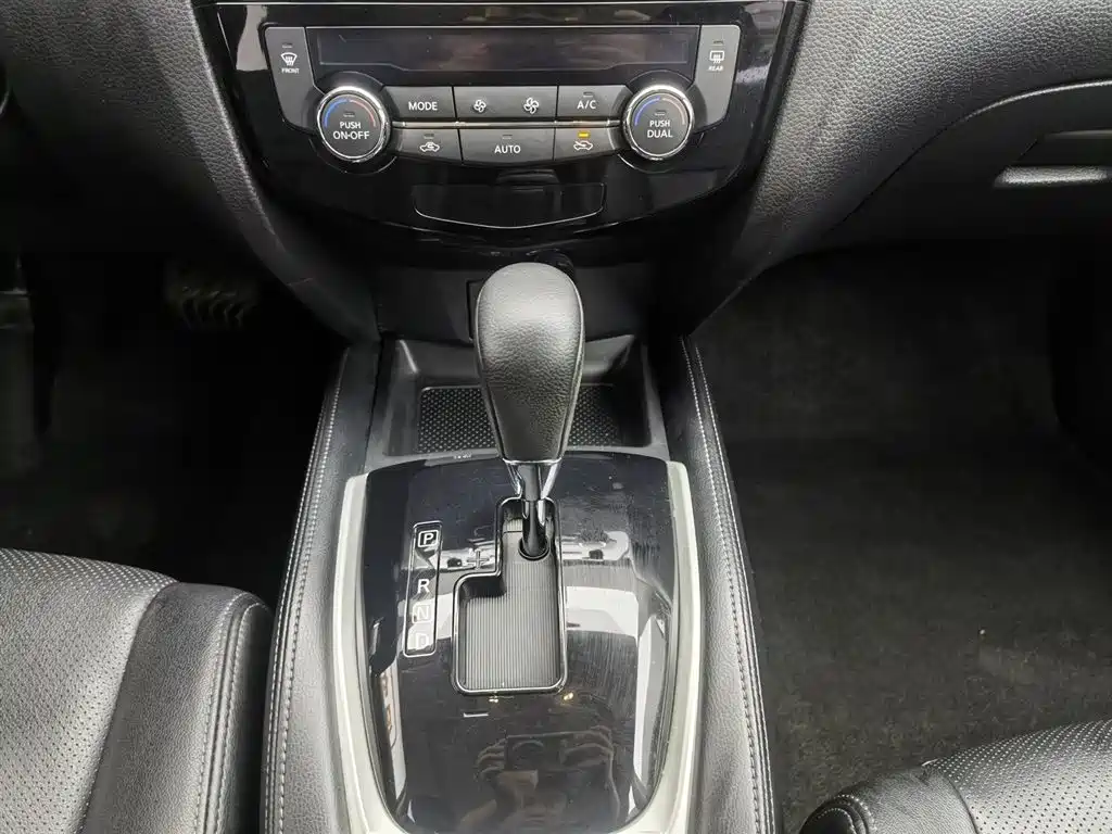 Nissan X-Trail 2015 — фото 13