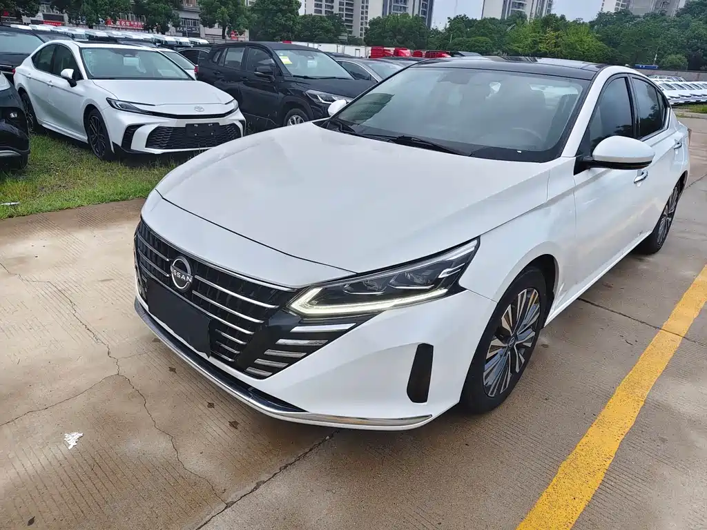 Nissan Teana 2023 — фото 1